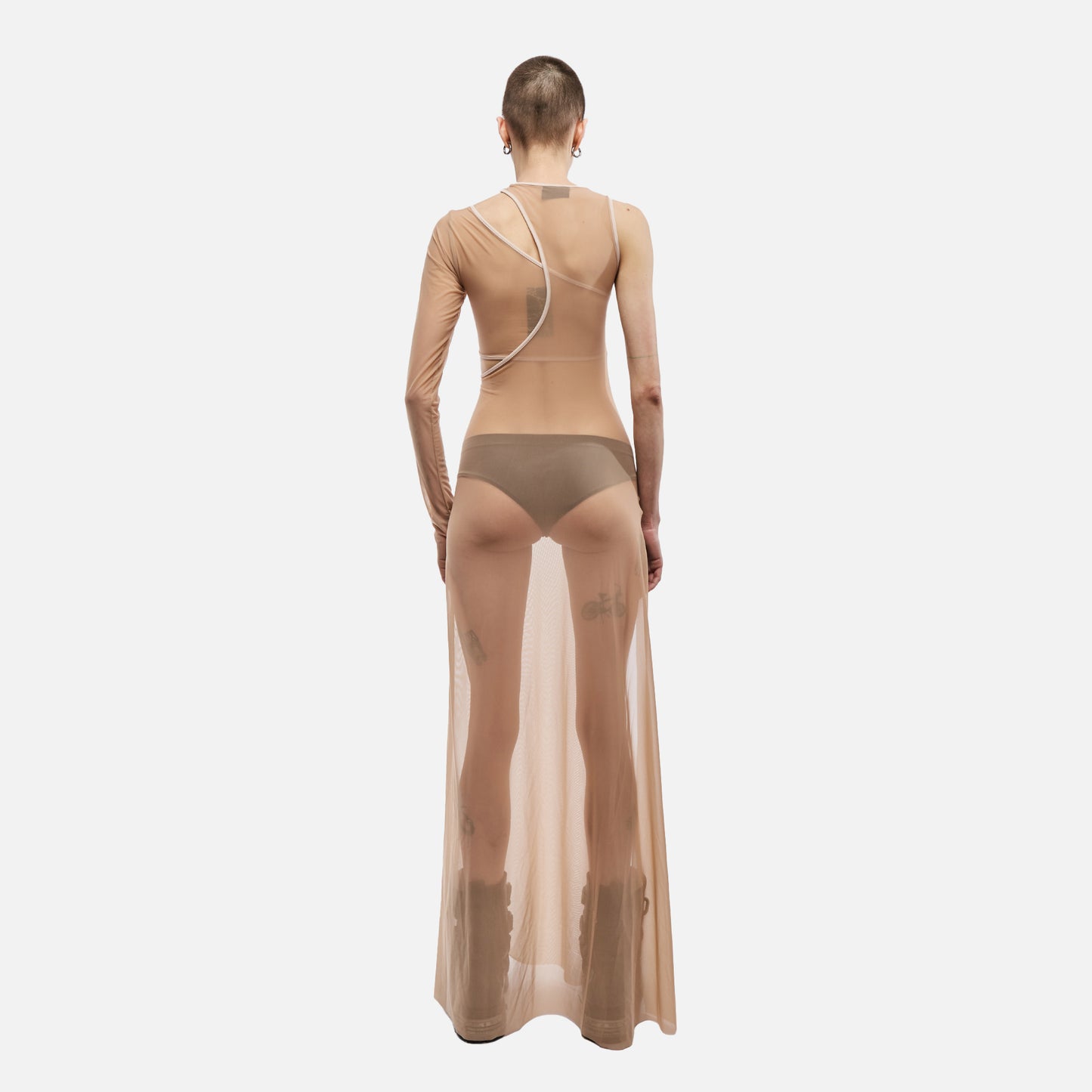 Asymmetrical long dress sophisticated in mesh fabric