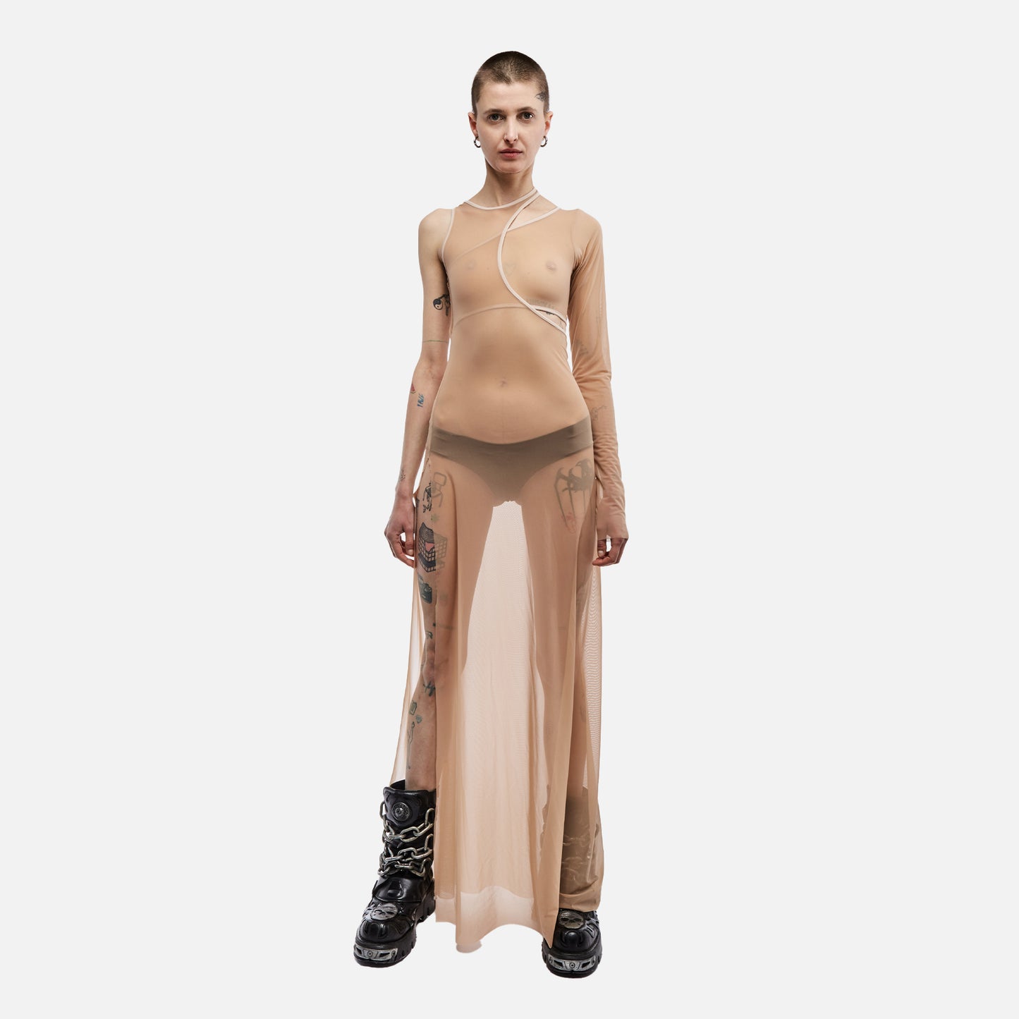 Asymmetrical long dress sophisticated in mesh fabric