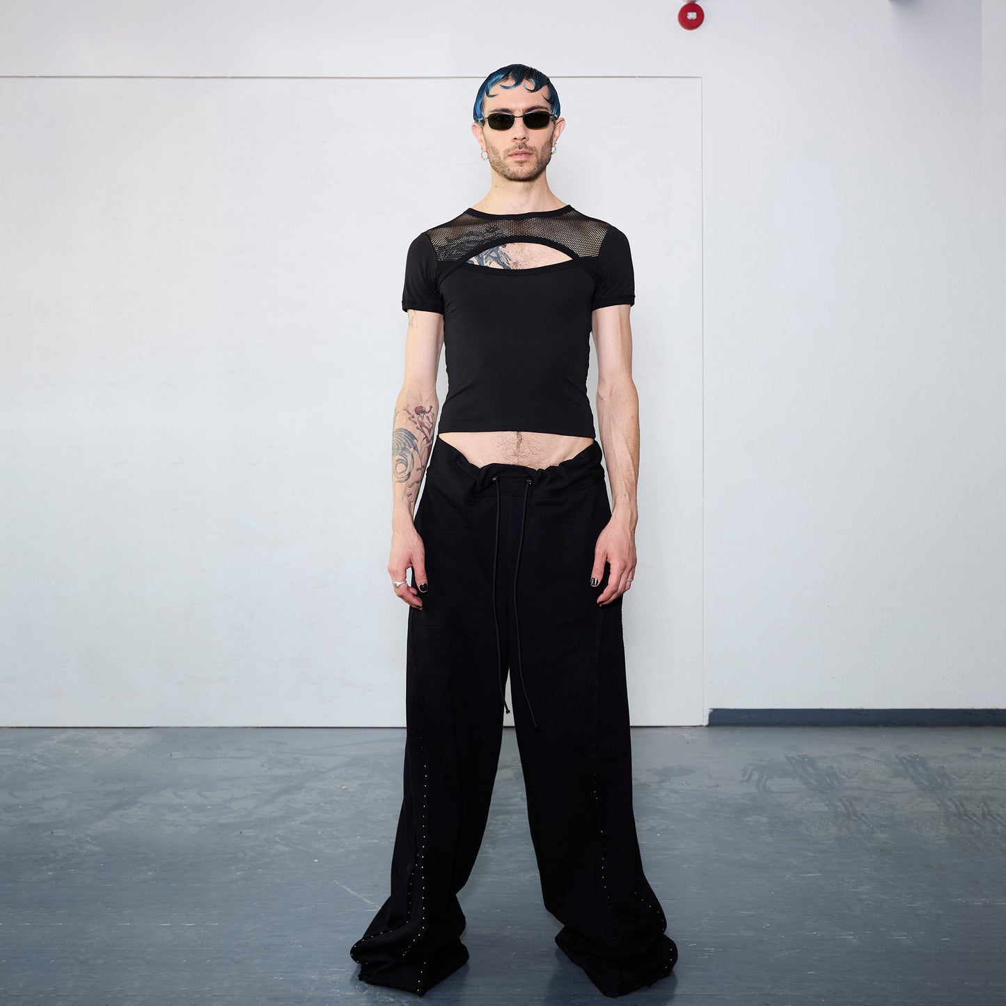HOLE TEE