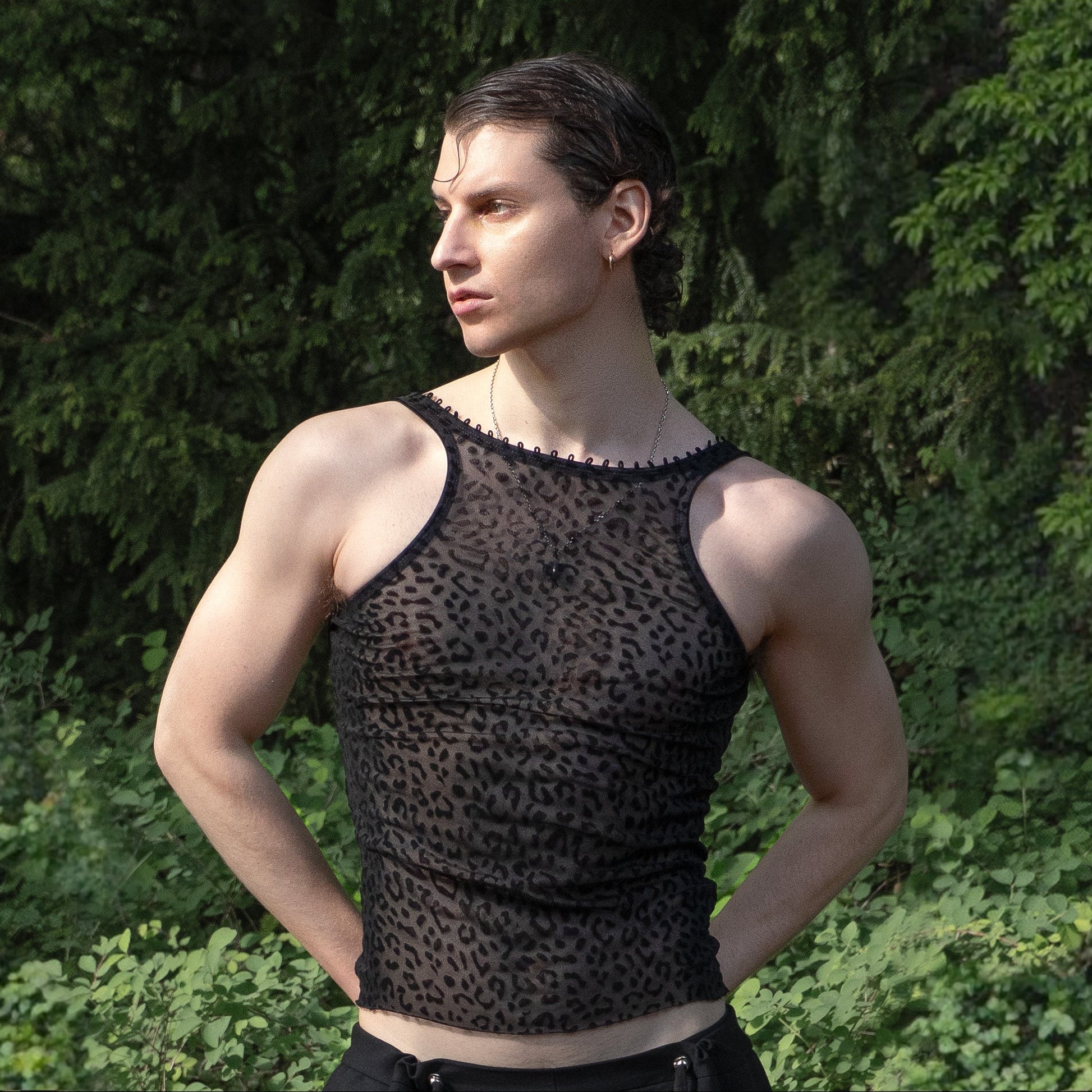 NUR-HEKTOR_BERLIN-LACE-TANK-TOP-FRONTSIDE